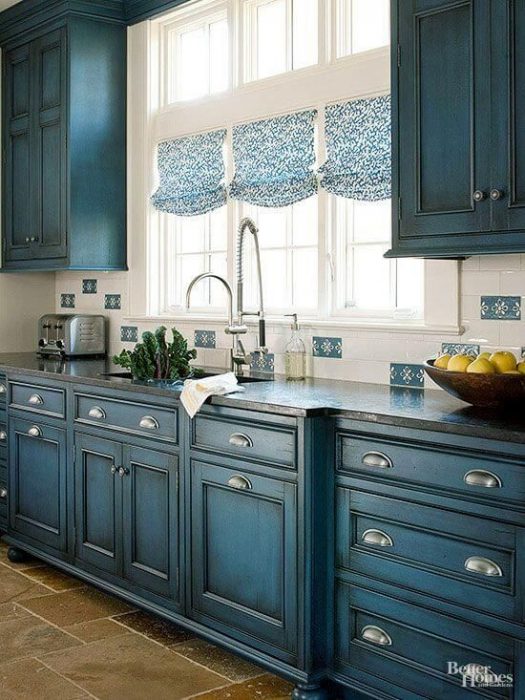 Mavi vintage mutfak dolabı